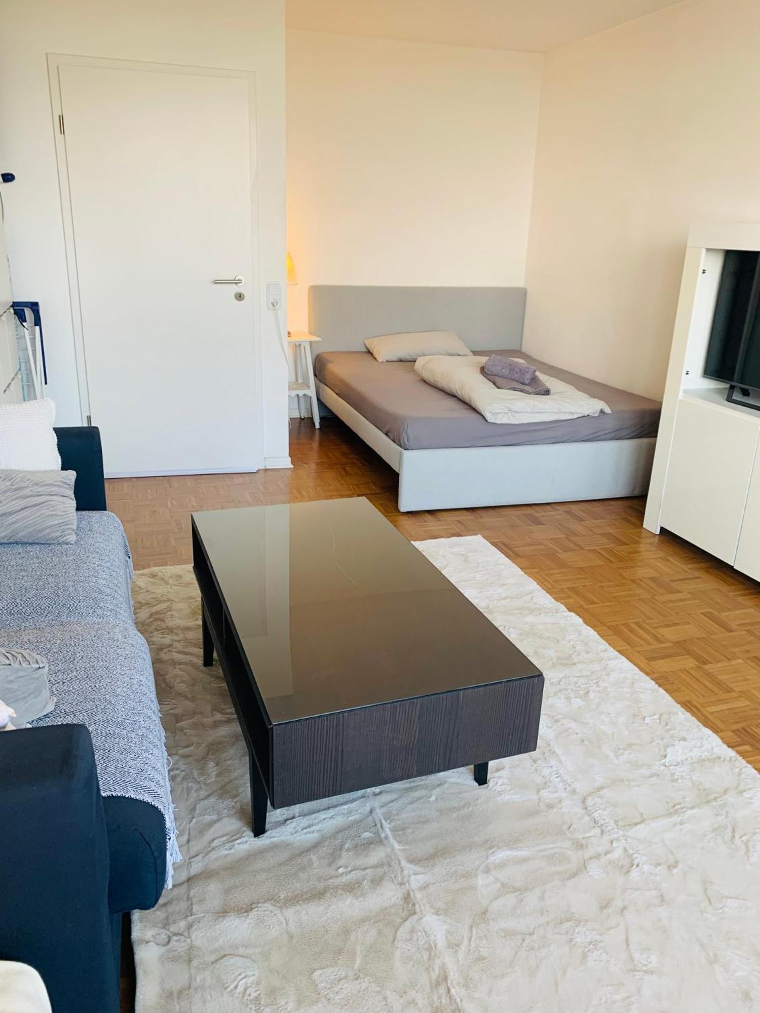 Business Messe Apartment & Wellness Spa Düsseldorf Buitenkant foto